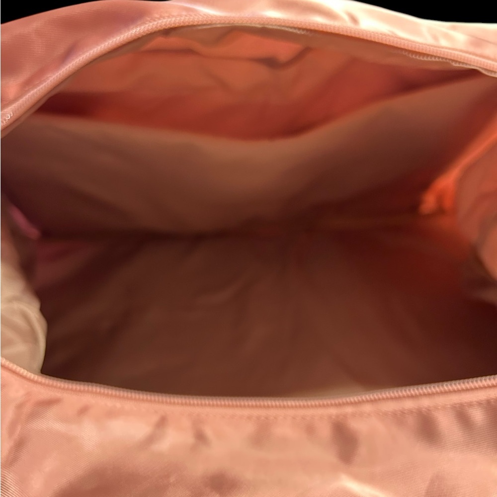 Classy UseLike Pink Duffel Bag and matching makeup bag - Picture 9 of 16